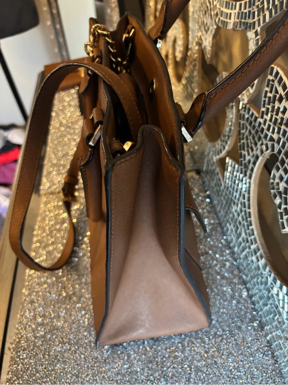 🌟Michael Kors Brown Women’s Handbag with Matching Wallet